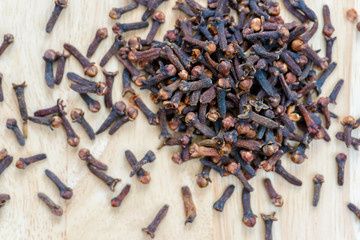 Dry cloves