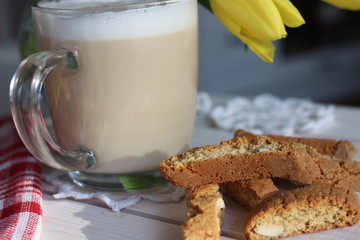  break for coffee, coffee time, time for coffee, coffee and cookies, italian cookies, cantuccini, italian cantuccini, cafe latte, latte, capuccino, cafe 