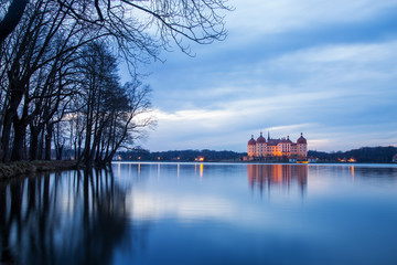 Obraz premium Schloss Moritzburg am Abend