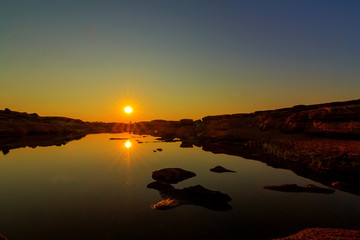 Fototapeta na wymiar sunrise at the lake