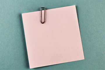 An image of a post it