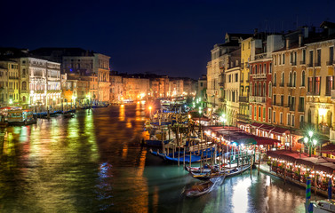 Fototapeta premium Venise le grand Canal la nuit