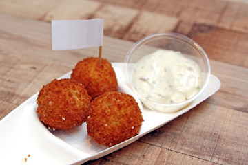 dutch snack, bitterballen