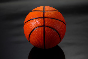 Obraz premium Ball basketball on black background.