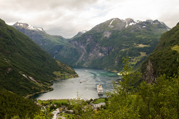 Fototapeta na wymiar Blick auf den Geirangerfjord