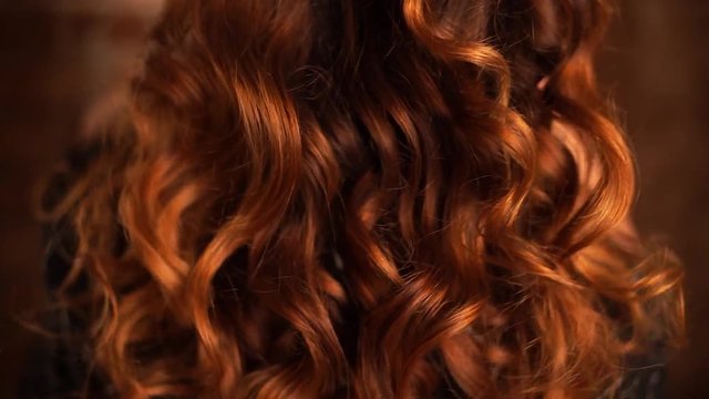 Weave girls braid in hair salon