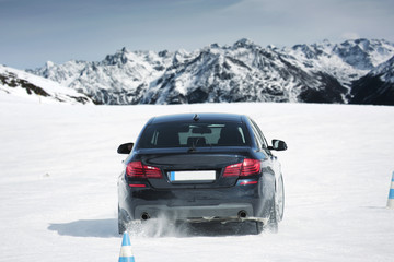 car on snow 