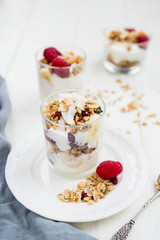 Healthy Energy-boosting Granola and Yogurt Breakfast