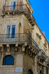 Fototapeta na wymiar Balkone in Syrakus, Sizilien