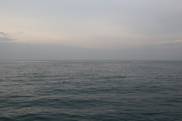 Obraz premium Sea or ocean and evening sky.