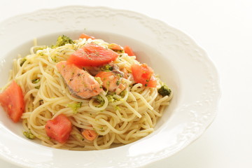 Tomato and salmon spaghetti