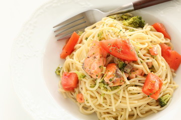 Tomato and salmon spaghetti