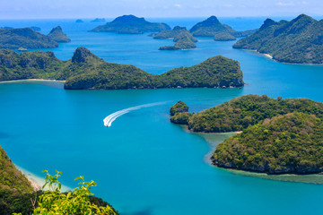 Fototapeta na wymiar Top view of Angthong Island National Park in Thailand.