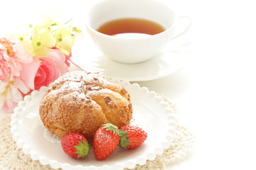 Japanese Puff cream and strawberry