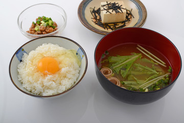 おいしそうな和風朝食
