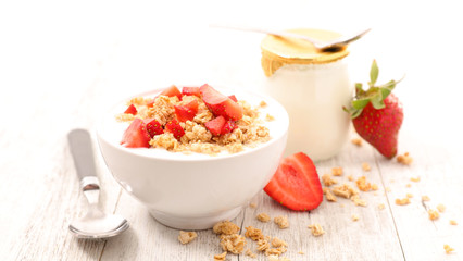 healthy breakfast with cereal and strawberry