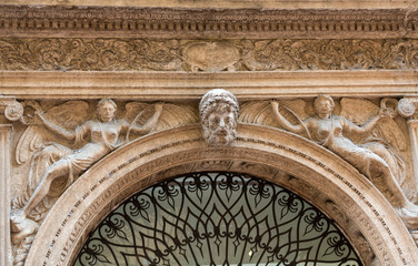 Obraz premium Architectural detail in the historic city center of Verona. Italy