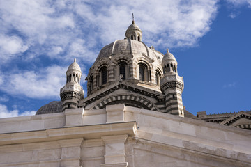 Fototapeta na wymiar beautiful cathedral of Marseille with a nice sky, south of France