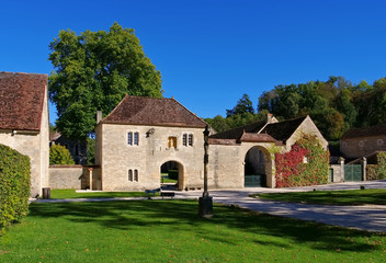 Fototapeta na wymiar Fontenay Kloster im Burgund, Frankreich - Fontenay Abbey in Burgundy