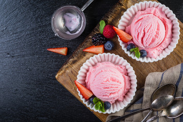Berry ice cream with fresh fruits