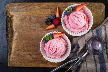 Berry ice cream with fresh fruits