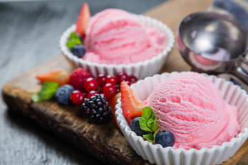 Berry ice cream with fresh fruits