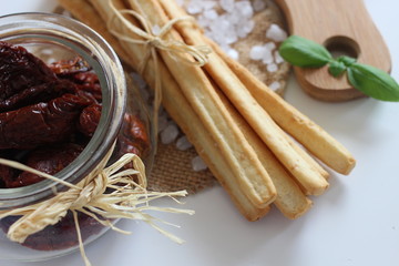 italian cuisine, italian food, italian snacks, italian starter, dried tomato, dried vegetables, food for vegetarians, food for vegans, italian salted sticks, italian grissini, grissini, 