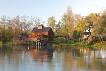 Fototapeta na wymiar Jelka Watermill