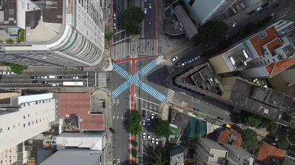 Zelfklevend Fotobehang Top View of Intersection  © gustavofrazao