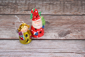 Statuette illuminate a forma di angelo e Babbo Natale 