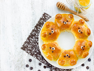 Bear bread buns