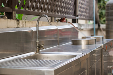 clear stainless sink