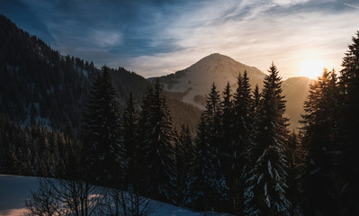 Berggipfel im Sonnenuntergang