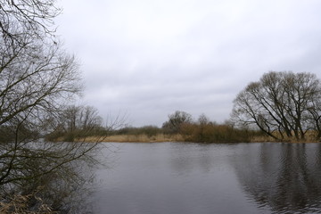 Obraz premium An der Wümme Ende Februar