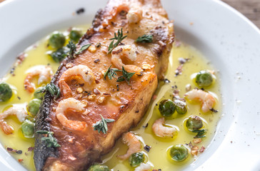 Fried fish with shrimp and peas