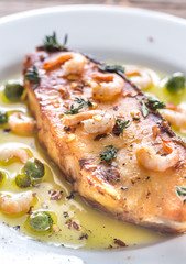 Fried fish with shrimp and peas