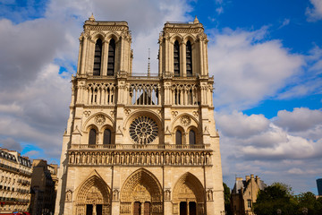 Fototapeta na wymiar Notre Dame cathedral in Paris France