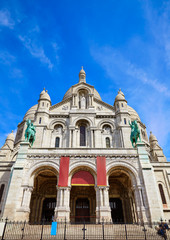 Fototapeta na wymiar Sacre Coeur Basilique in Montmartre Paris