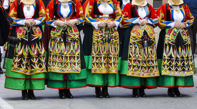 CAGLIARI, ITALIA - MAGGIO 1, 2016: 360^ Festa di Sant'Efisio - sfilata dei costume tradizionali sardi - Sardegna