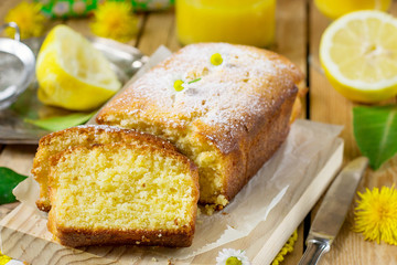Sweet lemon cake with powdered sugar - 139594308