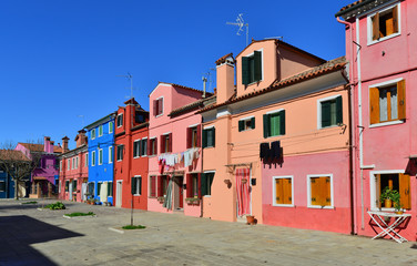 Fototapeta na wymiar Burano coloured houses near Venice