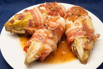 Chicorée im Speckmantel