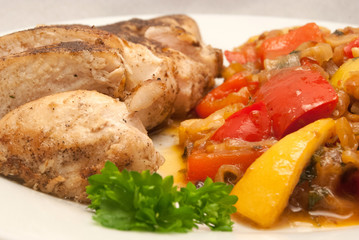 Hähnchenbrust mit Paprika-Zitrone-Gemüse