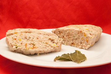 Pastete mit Rind-, Schweinefleisch und Insekten