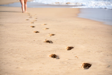 Fußabdrücke im Sand 