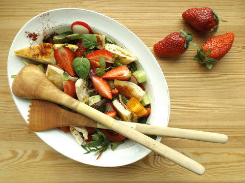 Vegetarian salad fattush with fried pita. Arab Middle Eastern cuisine. 