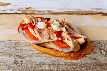 Vietnamese sandwich cucumber onion radish cooked chicken