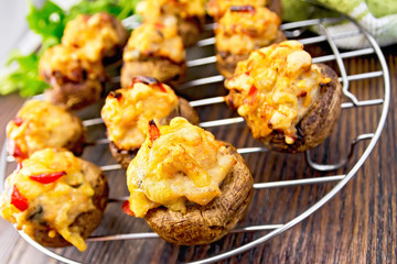 Champignons stuffed meat on lattice with parsley