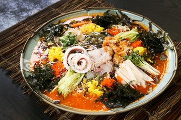 Assorted Cold Raw Fish Soup 