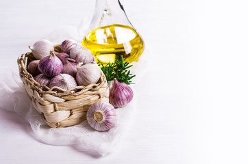 Raw whole garlic